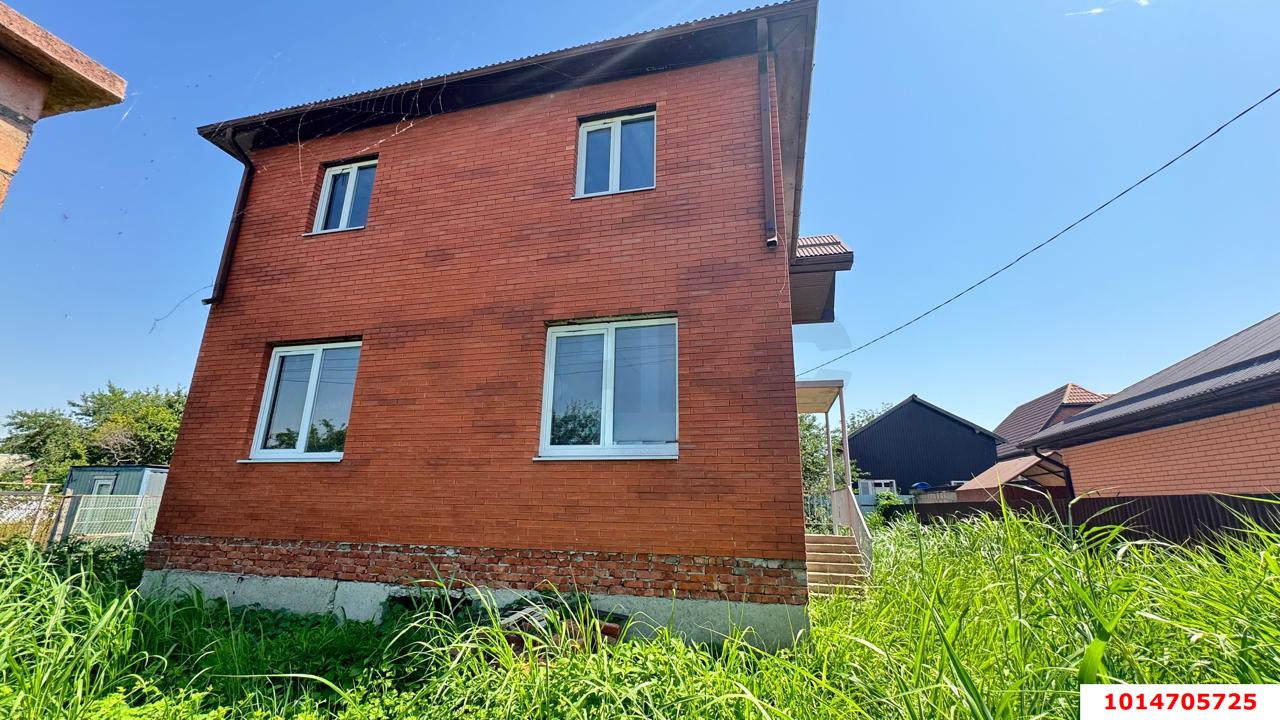 Фото №1: Дом 225&nbsp;м² + 4&nbsp;сот., 2&nbsp;эт. - Ленина, Карасунский внутригородской округ, ст Восток, ул. Степная, 291