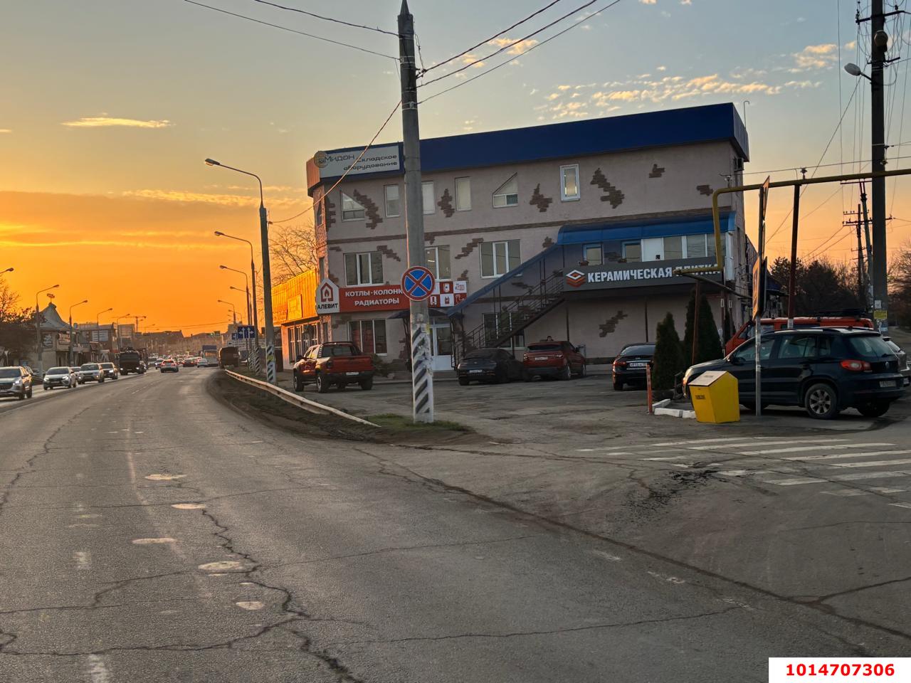 Фото №4: Торговое помещение 305&nbsp;м², 1/3&nbsp;эт. - Краснодар, Прикубанский внутригородской округ, Новый, мкр. Северный, ул. Большевистская, 286/1