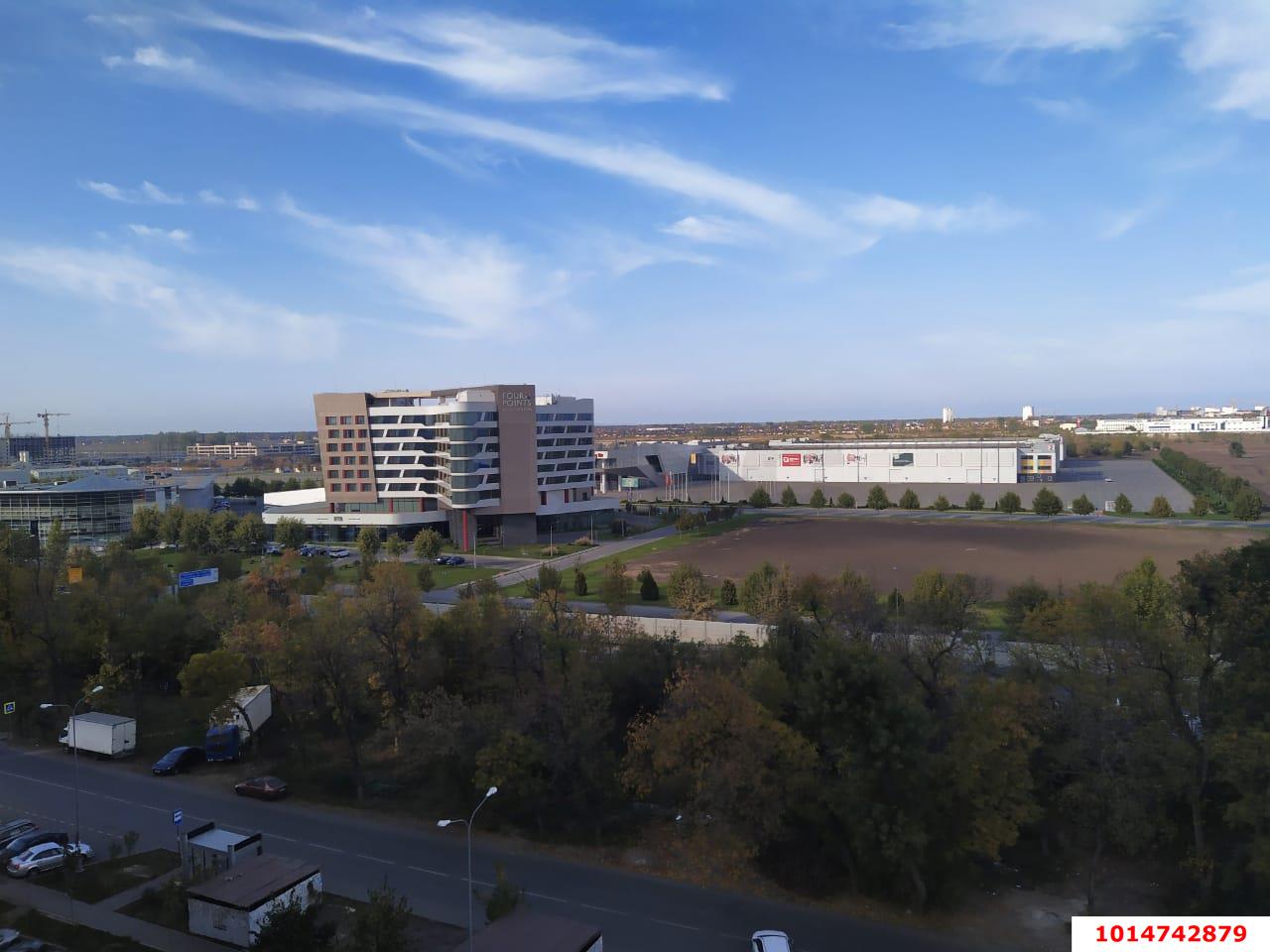 Фото №1: 2-комнатная квартира 69&nbsp;м², 17/17&nbsp;эт. - Краснодар, мкр. Прикубанский внутригородской округ, ул. Александра Покрышкина, 2Б