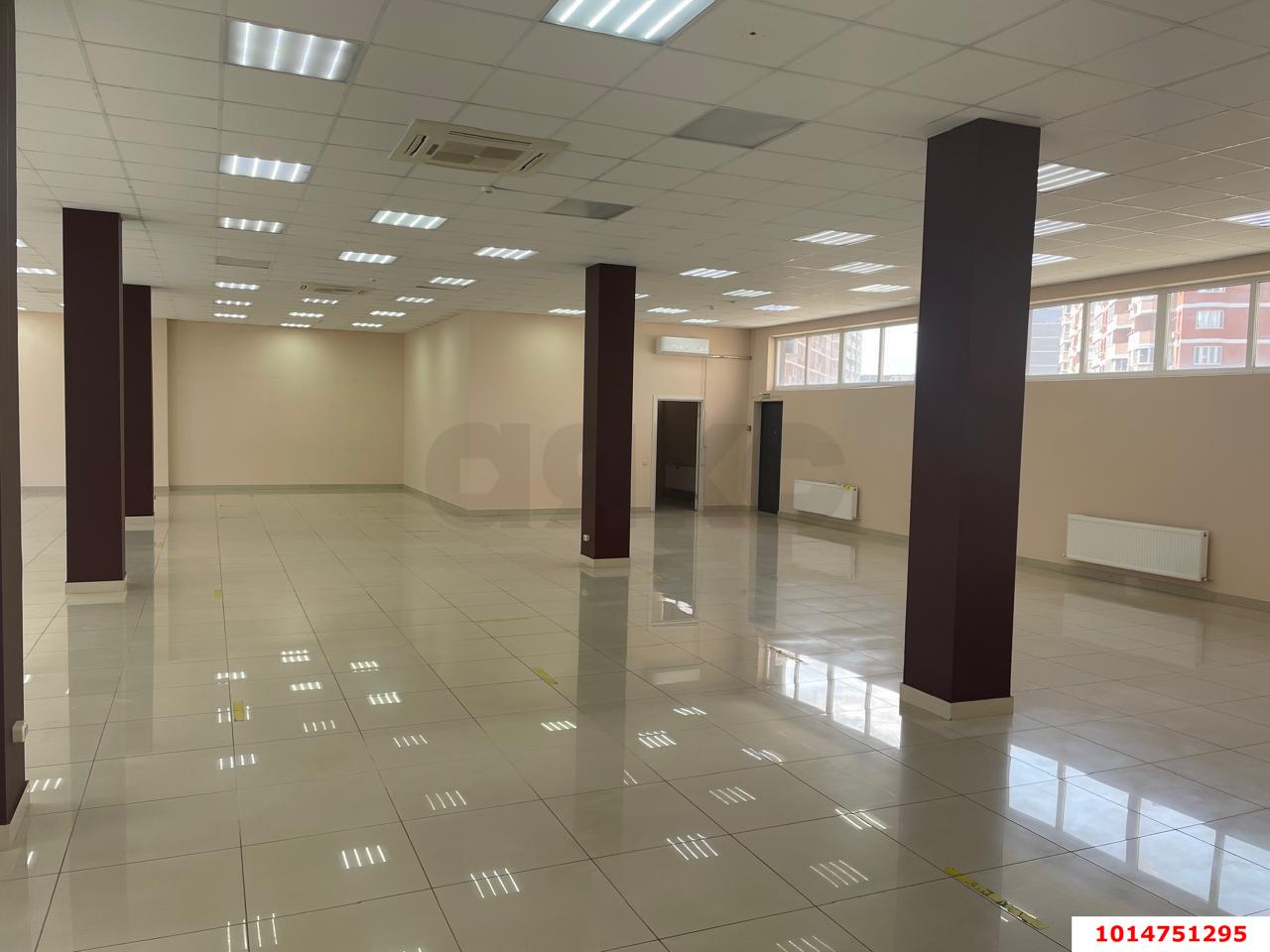 Фото №3: Торговое помещение 333&nbsp;м², 1/2&nbsp;эт. - Краснодар, Прикубанский внутригородской округ, имени Петра Метальникова, мкр. ЖК Любимый Дом, ул. Московская, 133к1