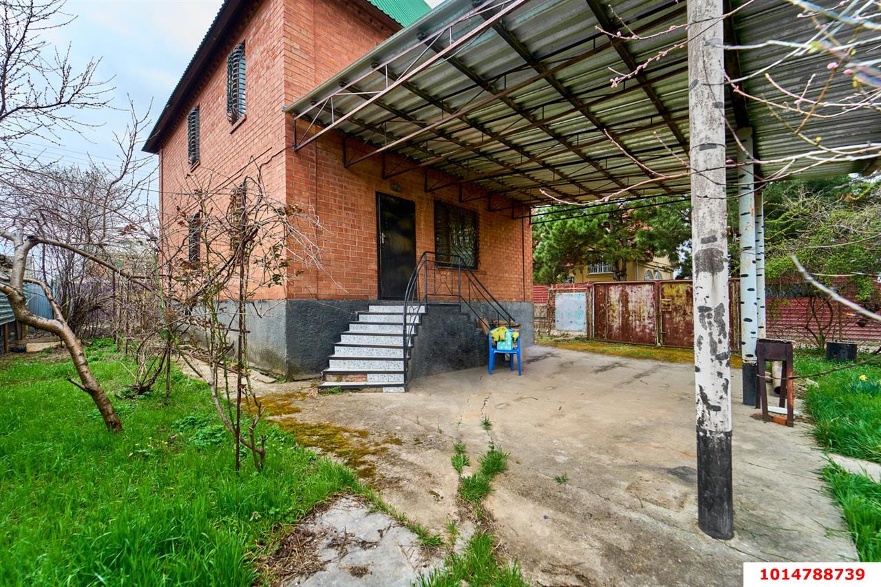 Фото №1: Дом 216&nbsp;м² + 7&nbsp;сот., 2&nbsp;эт. - Ленина, Карасунский внутригородской округ, мкр. СНТ Восток, ул. Центральная