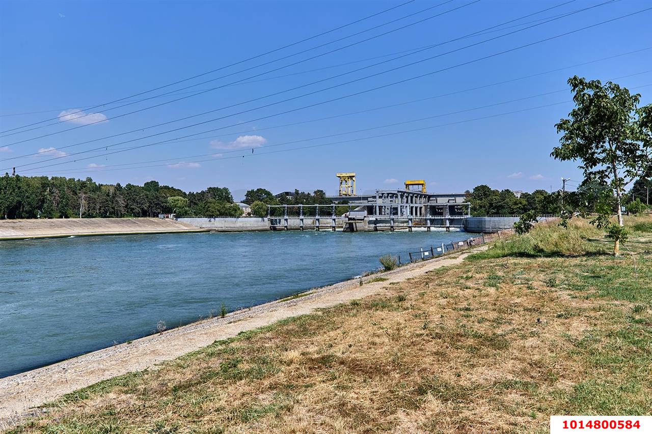 Фото №1: Дом 326&nbsp;м² + 9.12&nbsp;сот., 1&nbsp;эт. - Тлюстенхабль, ул. Кирова, 2А