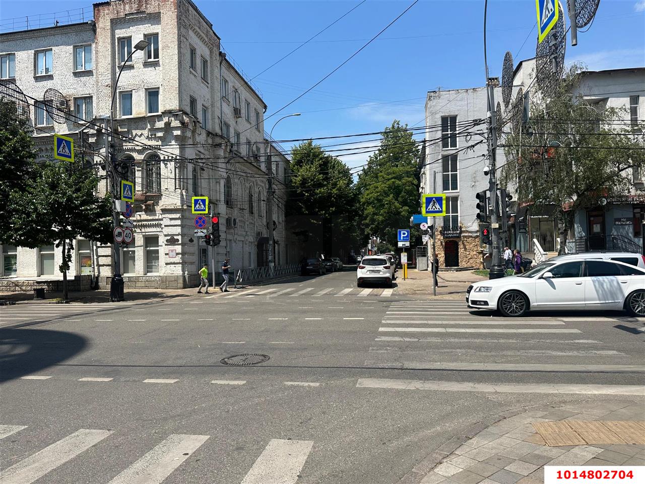 Фото №3: Торговое помещение 49&nbsp;м², 4&nbsp;эт. - Краснодар, Западный внутригородской округ, мкр. Центральный, ул. Пашковская, 71