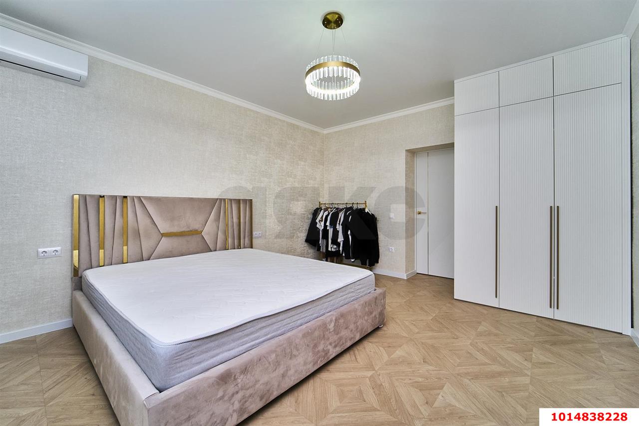 Фото №4: 3-комнатная квартира 100&nbsp;м², 4/14&nbsp;эт. - Краснодар, Западный внутригородской округ, мкр. Юбилейный, пр-кт Чекистов, 1