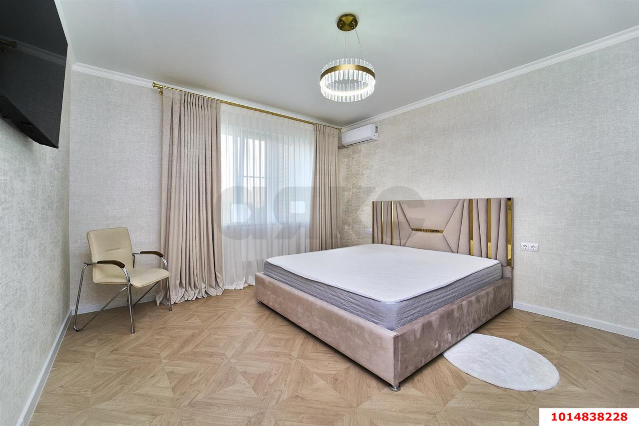 Фото №3: 3-комнатная квартира 100&nbsp;м², 4/14&nbsp;эт. - Краснодар, Западный внутригородской округ, мкр. Юбилейный, пр-кт Чекистов, 1