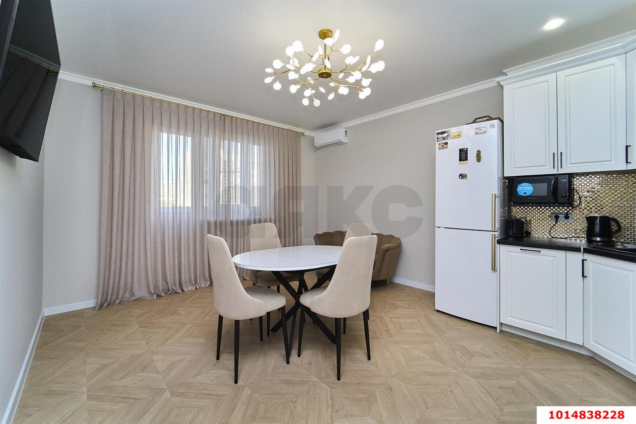 Фото №12: 3-комнатная квартира 100&nbsp;м², 4/14&nbsp;эт. - Краснодар, Западный внутригородской округ, мкр. Юбилейный, пр-кт Чекистов, 1