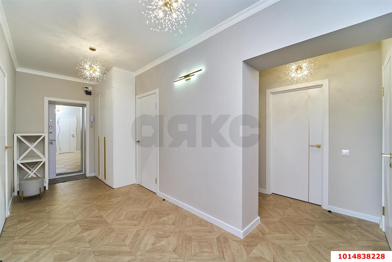 Фото №7: 3-комнатная квартира 100&nbsp;м², 4/14&nbsp;эт. - Краснодар, Западный внутригородской округ, мкр. Юбилейный, пр-кт Чекистов, 1