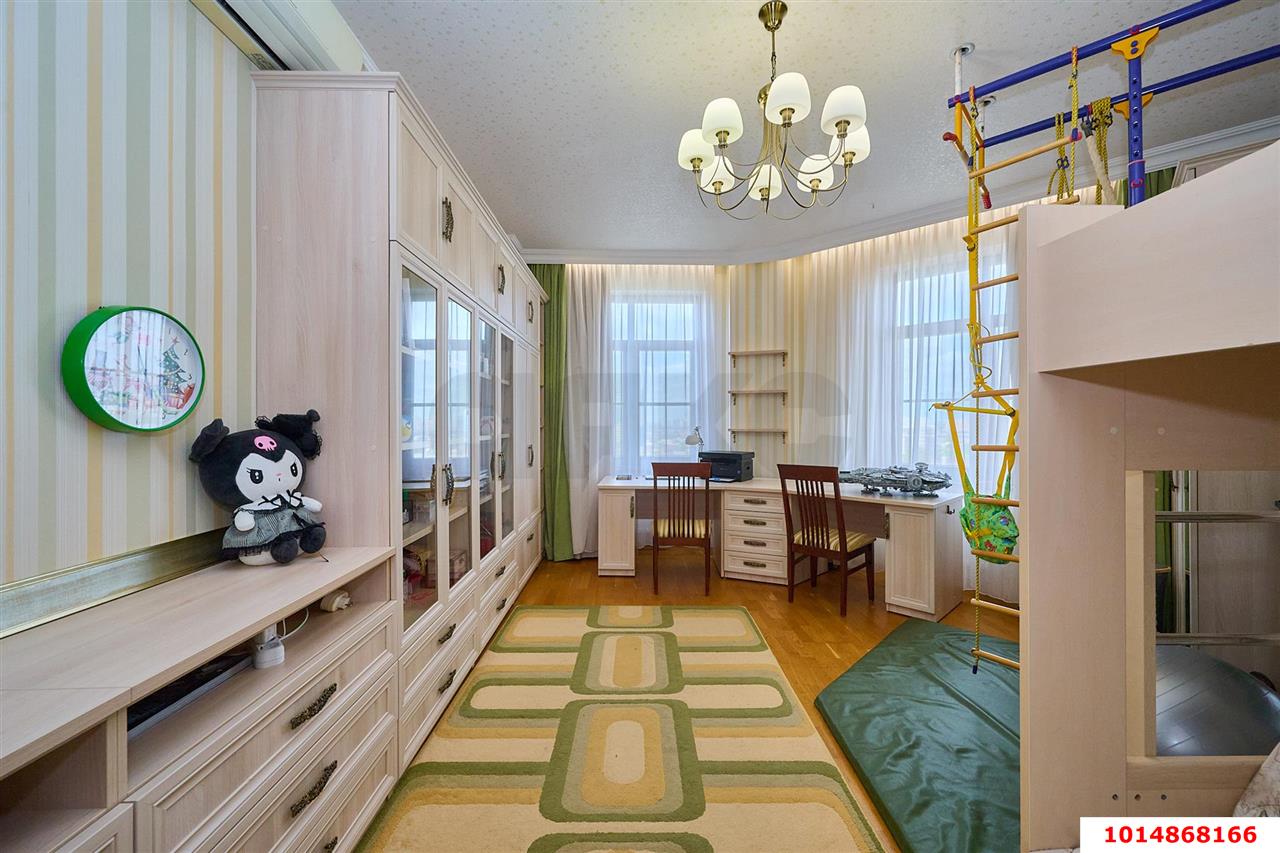 Фото №11: 3-комнатная квартира 137&nbsp;м², 10/16&nbsp;эт. - Краснодар, Западный внутригородской округ, мкр. Центральный, ул. Октябрьская, 74
