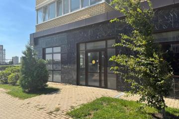 Фото №1: Торговое помещение 71 м², 1/8 эт. - Краснодар, мкр. Славянский, ул. Красных Партизан, 1/4к21