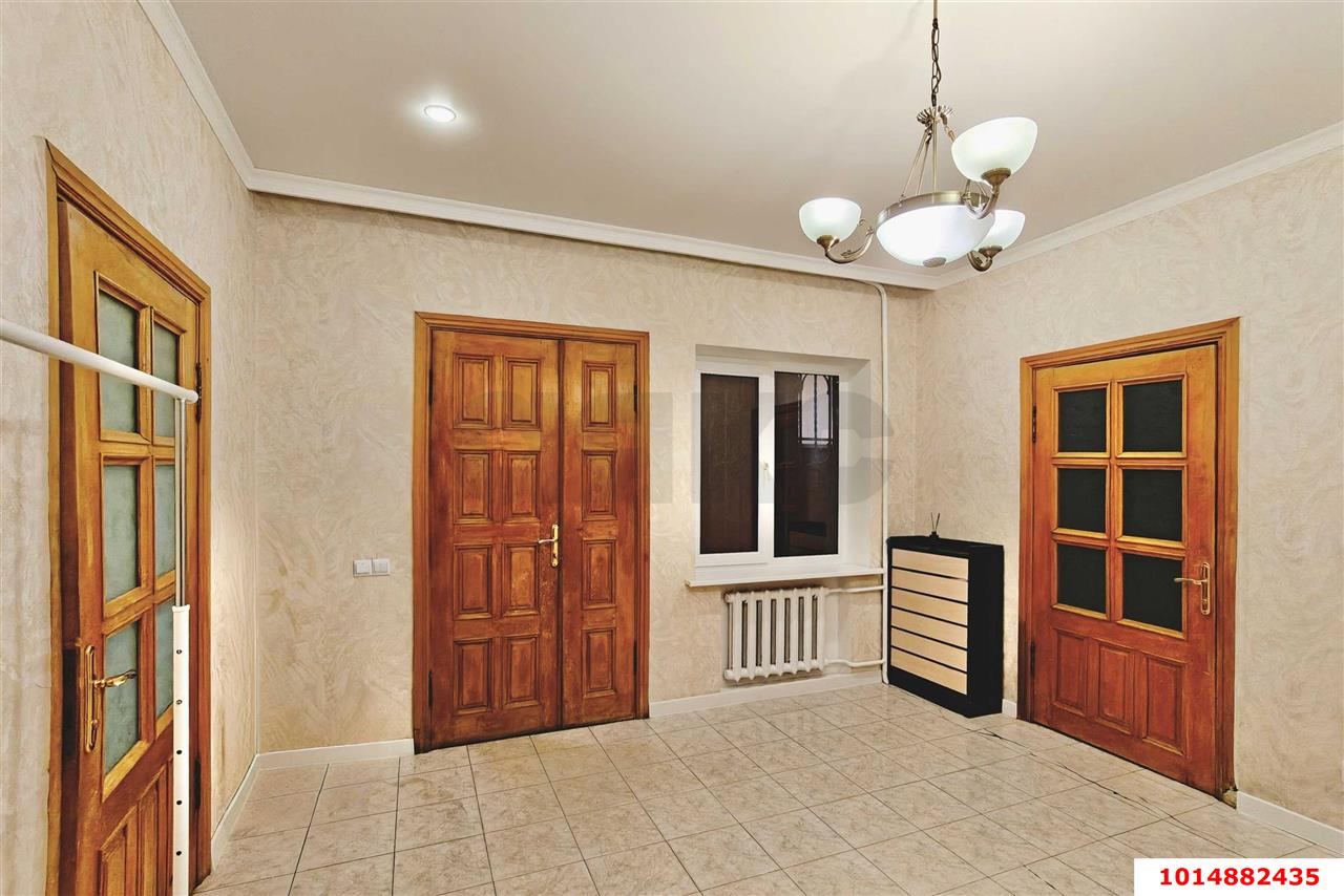 Фото №7: Дом 250&nbsp;м² + 3&nbsp;сот., 3&nbsp;эт. - Краснодар, Центральный внутригородской округ, Покровка, мкр. Центральный, ул. Ломоносова, 12