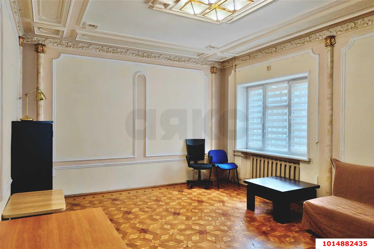 Фото №3: Дом 250&nbsp;м² + 3&nbsp;сот., 3&nbsp;эт. - Краснодар, Центральный внутригородской округ, Покровка, мкр. Центральный, ул. Ломоносова, 12
