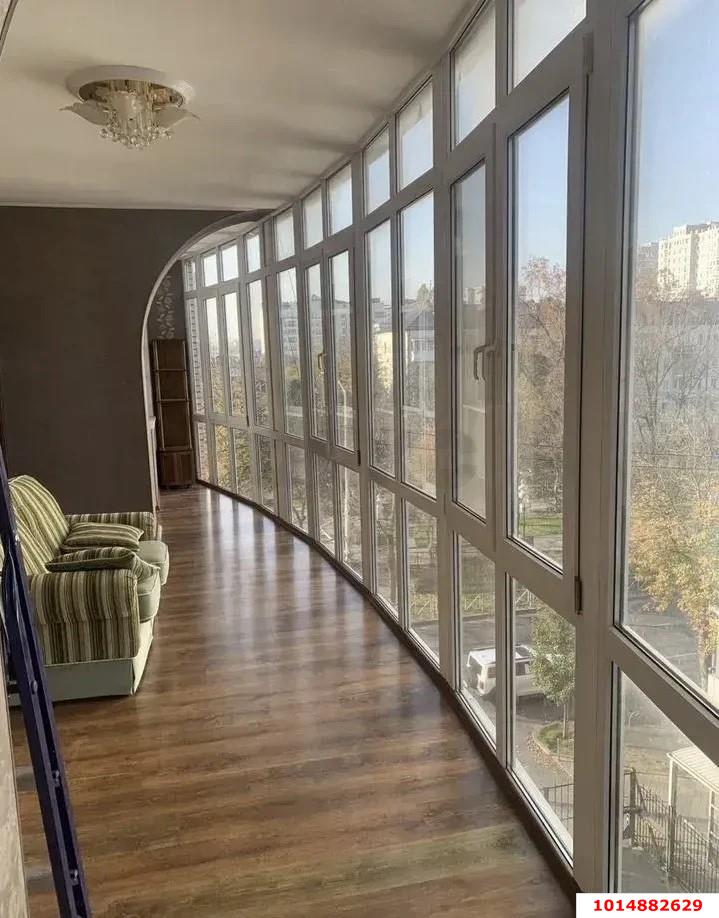 Фото №1: 4-комнатная квартира 184&nbsp;м², 4/6&nbsp;эт. - Краснодар, Западный внутригородской округ, Горгаз, мкр. Центральный, ул. Красина, 9/1