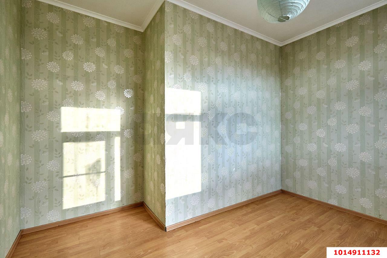 Фото №10: 3-комнатная квартира 86&nbsp;м², 1/3&nbsp;эт. - Краснодар, Прикубанский внутригородской округ, мкр. Северный, ул. Большевистская, 127