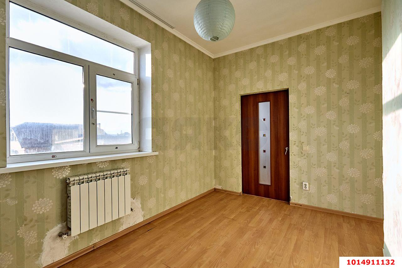 Фото №9: 3-комнатная квартира 86&nbsp;м², 1/3&nbsp;эт. - Краснодар, Прикубанский внутригородской округ, мкр. Северный, ул. Большевистская, 127