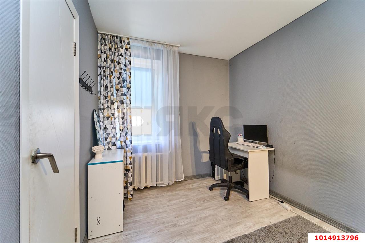 Фото №3: 3-комнатная квартира 41&nbsp;м², 4/5&nbsp;эт. - Российский, мкр. Прикубанский внутригородской округ, ул. имени В.М. Комарова, 19