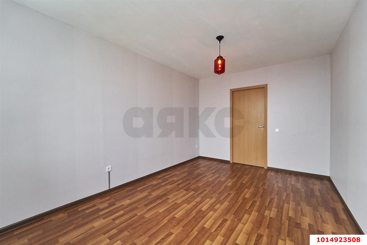 Фото №2: 1-комнатная квартира 42&nbsp;м², 5/16&nbsp;эт. - Краснодар, Западный внутригородской округ, Кожзавод, мкр. Военный городок № 1, ул. имени Калинина, 350/7