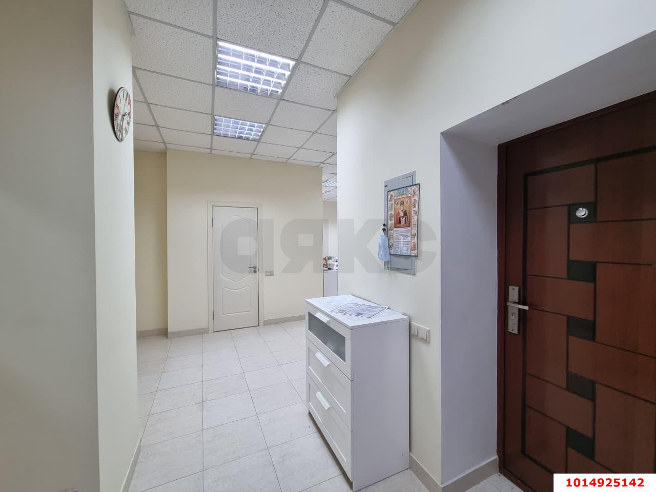 Фото №9: 2-комнатная квартира 72&nbsp;м², 3/3&nbsp;эт. - Краснодар, Центральный внутригородской округ, мкр. Центральный, ул. Ленина, 72