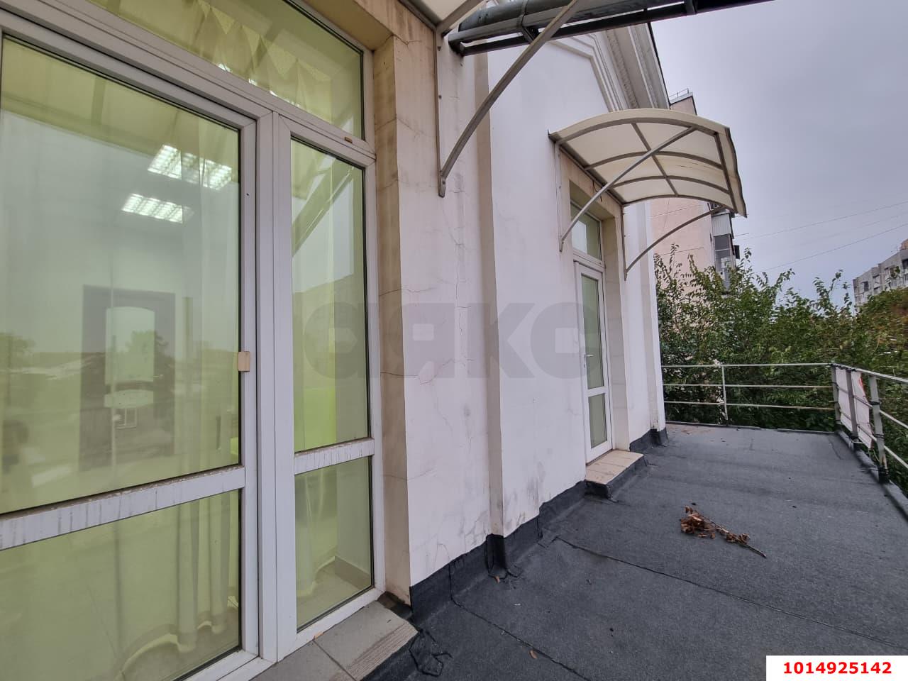 Фото №12: 2-комнатная квартира 72&nbsp;м², 3/3&nbsp;эт. - Краснодар, Центральный внутригородской округ, мкр. Центральный, ул. Ленина, 72