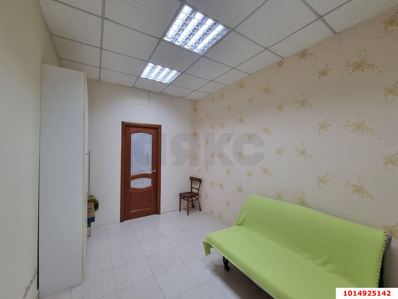 Фото №5: 2-комнатная квартира 72&nbsp;м², 3/3&nbsp;эт. - Краснодар, Центральный внутригородской округ, мкр. Центральный, ул. Ленина, 72