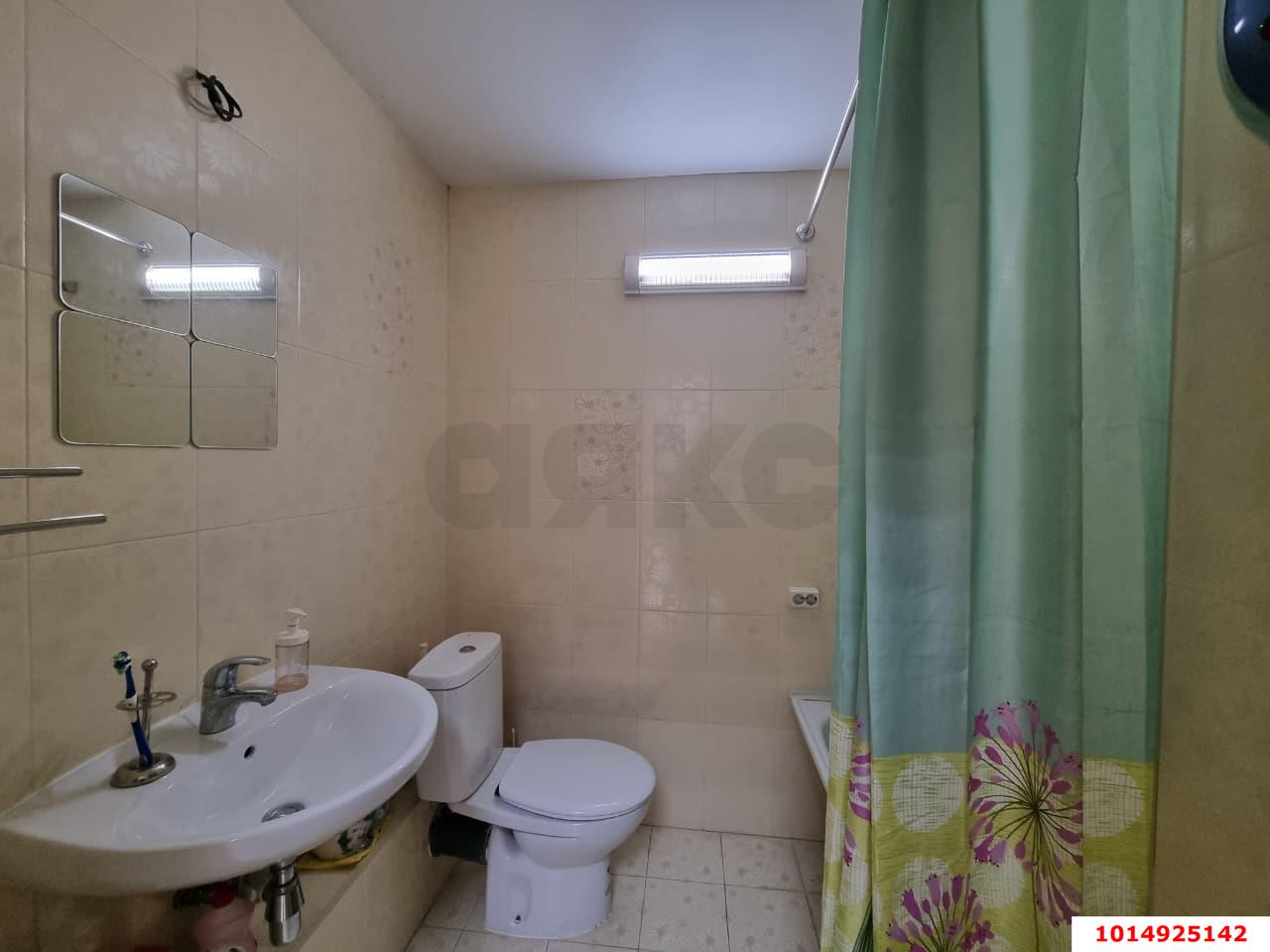 Фото №8: 2-комнатная квартира 72&nbsp;м², 3/3&nbsp;эт. - Краснодар, Центральный внутригородской округ, мкр. Центральный, ул. Ленина, 72