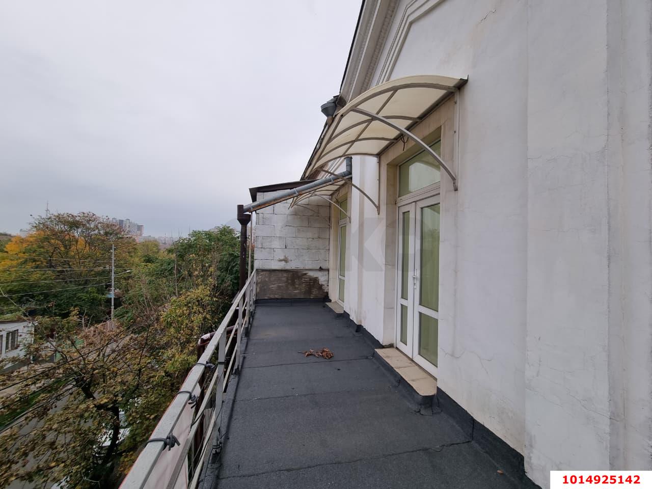 Фото №11: 2-комнатная квартира 72&nbsp;м², 3/3&nbsp;эт. - Краснодар, Центральный внутригородской округ, мкр. Центральный, ул. Ленина, 72