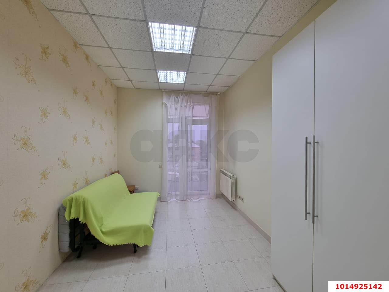 Фото №4: 2-комнатная квартира 72&nbsp;м², 3/3&nbsp;эт. - Краснодар, Центральный внутригородской округ, мкр. Центральный, ул. Ленина, 72