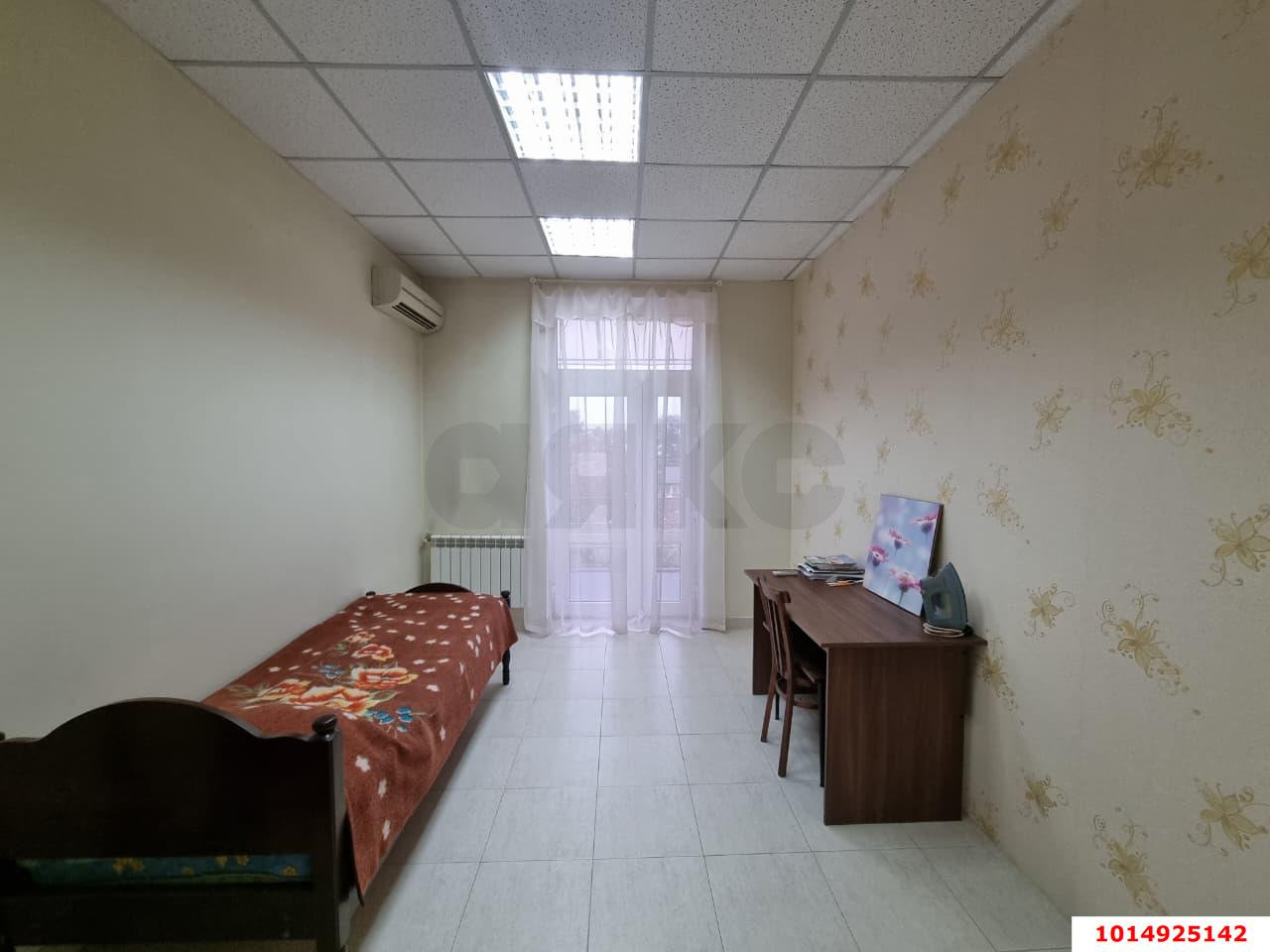 Фото №6: 2-комнатная квартира 72&nbsp;м², 3/3&nbsp;эт. - Краснодар, Центральный внутригородской округ, мкр. Центральный, ул. Ленина, 72
