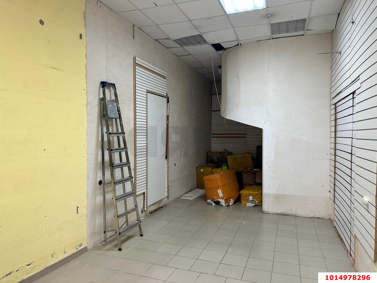 Фото №3: Торговое помещение 74&nbsp;м², 1/2&nbsp;эт. - Краснодар, Центральный внутригородской округ, мкр. Дубинка, ул. Новороссийская, 2П