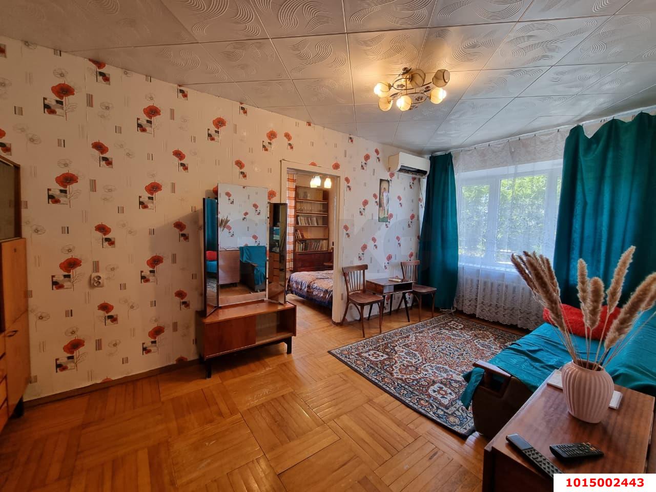 Фото №1: 2-комнатная квартира 36&nbsp;м², 5/5&nbsp;эт. - Краснодар, Прикубанский внутригородской округ, мкр. Славянский, ул. Азовская, 13