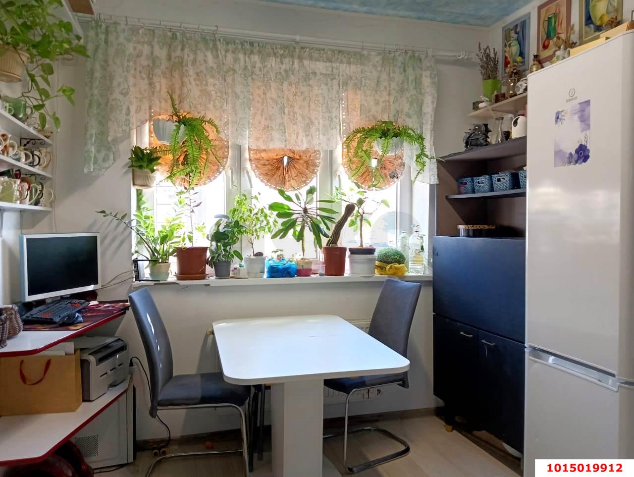 Фото №1: 1-комнатная квартира 34&nbsp;м², 1/10&nbsp;эт. - Краснодар, Прикубанский внутригородской округ, мкр. ЖК Калинино Парк, ул. имени В.М. Комарова, 21/1к3