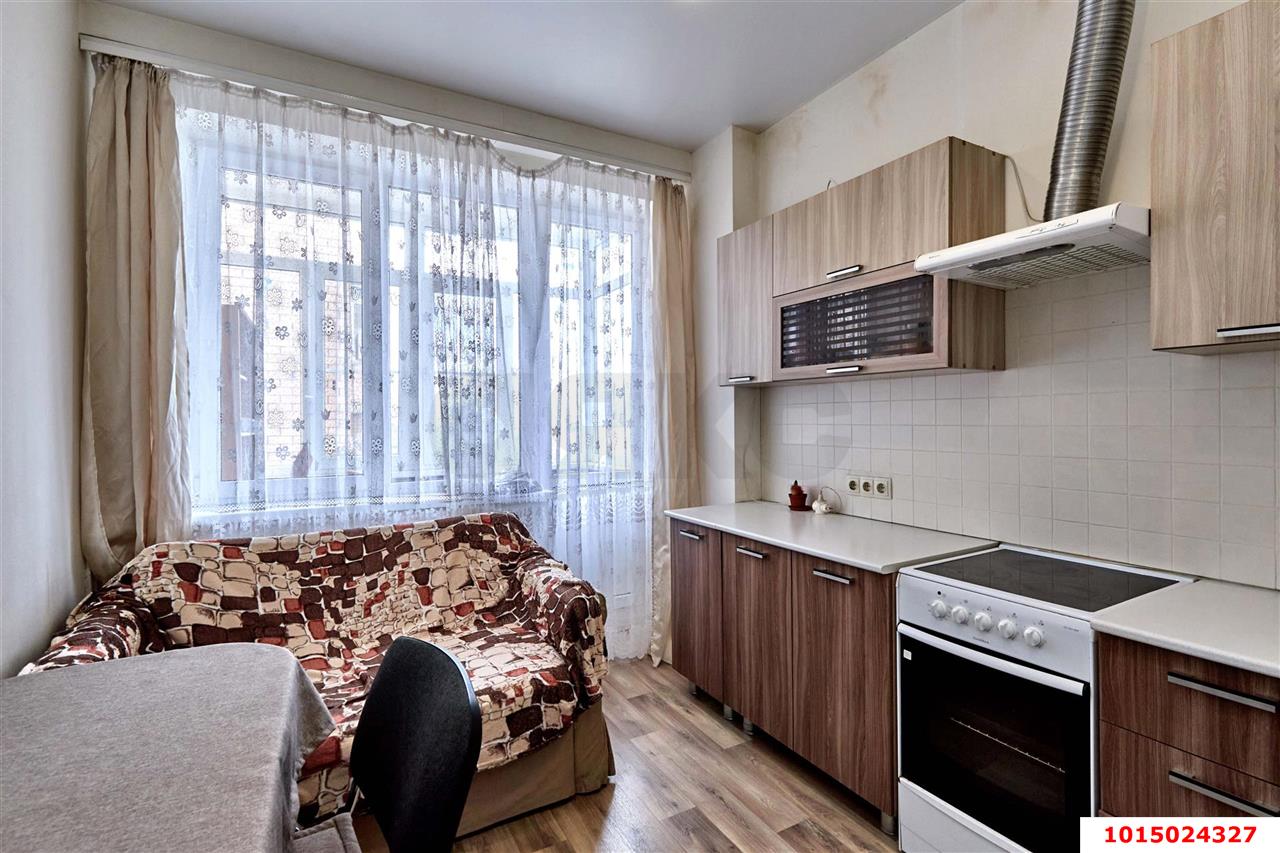 Фото №1: 1-комнатная квартира 35&nbsp;м², 4/6&nbsp;эт. - Краснодар, Прикубанский внутригородской округ, мкр. Краевая Клиническая Больница, ул. 1 Мая, 278