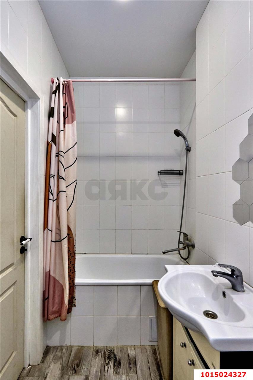Фото №7: 1-комнатная квартира 35&nbsp;м², 4/6&nbsp;эт. - Краснодар, Прикубанский внутригородской округ, мкр. Краевая Клиническая Больница, ул. 1 Мая, 278