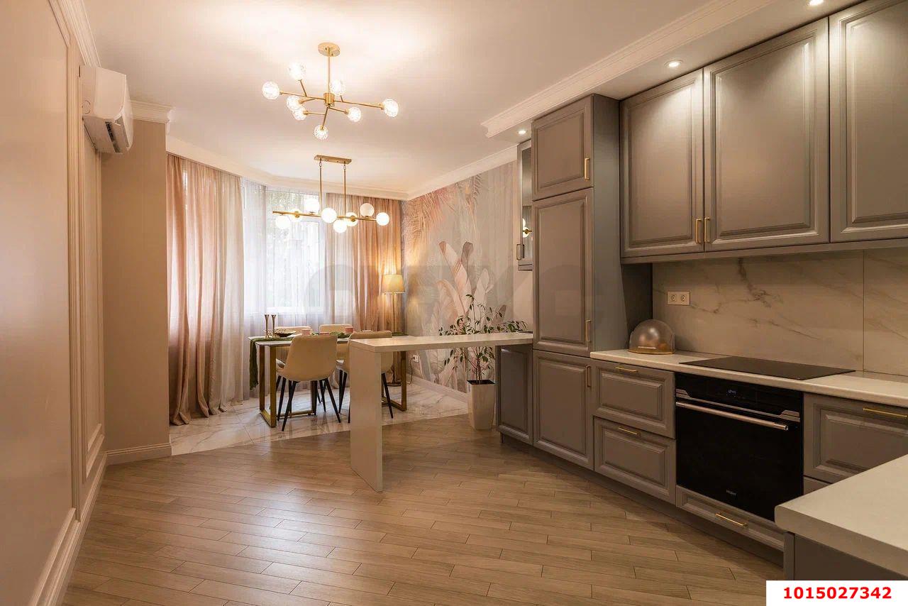 Фото №1: 2-комнатная квартира 71&nbsp;м², 2/22&nbsp;эт. - Краснодар, Прикубанский внутригородской округ, Круглик, мкр. Школьный, ул. Филатова, 19
