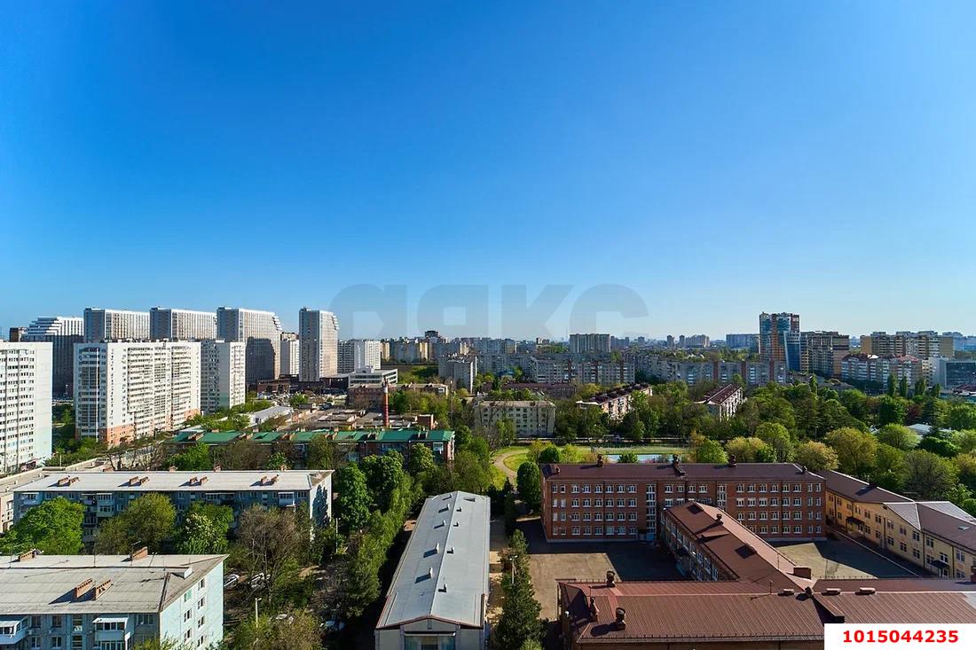 Фото №7: 2-комнатная квартира 74&nbsp;м², 13/16&nbsp;эт. - Краснодар, Прикубанский внутригородской округ, мкр. Завод Измерительных Приборов, ул. Карякина, 5к1