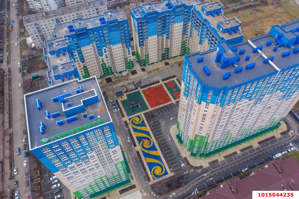 Фото №4: 2-комнатная квартира 74&nbsp;м², 13/16&nbsp;эт. - Краснодар, Прикубанский внутригородской округ, мкр. Завод Измерительных Приборов, ул. Карякина, 5к1