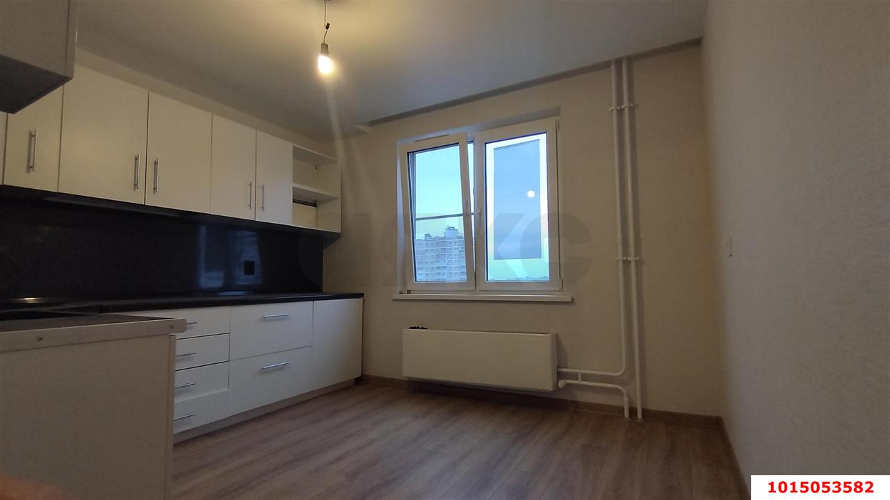Фото №4: 1-комнатная квартира 41&nbsp;м², 16/16&nbsp;эт. - Краснодар, Карасунский внутригородской округ, мкр. Почтовый, пр-кт имени писателя Знаменского, 17