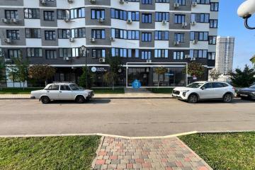 Фото №1: Торговое помещение 75&nbsp;м², 1/18&nbsp;эт. - Краснодар, мкр. жилой комплекс Дружный-2, б-р Адмиралтейский, 3к3