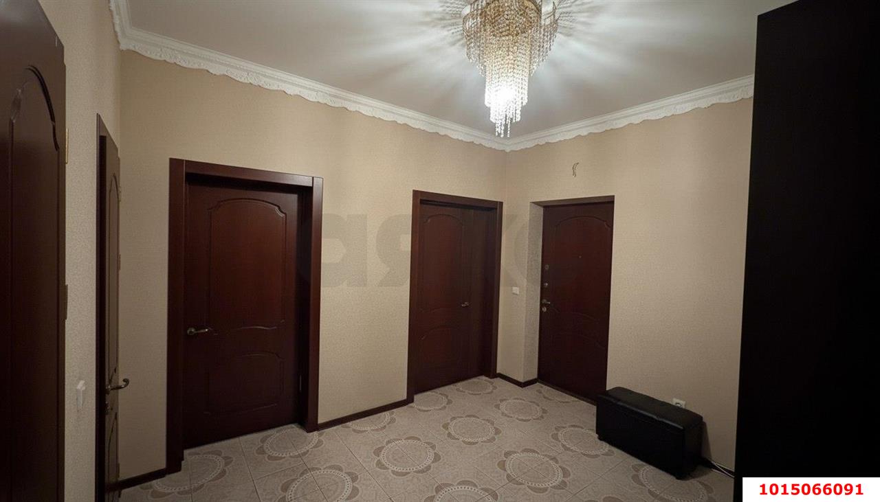 Фото №6: 2-комнатная квартира 93&nbsp;м², 2/16&nbsp;эт. - Краснодар, Западный внутригородской округ, мкр. Юбилейный, пр-кт Чекистов, 26