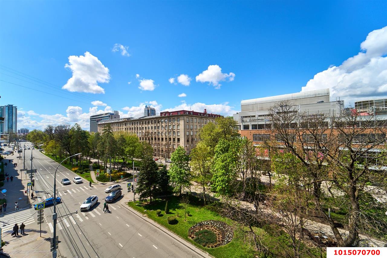 Фото №16: 3-комнатная квартира 80&nbsp;м², 5/5&nbsp;эт. - Краснодар, Центральный внутригородской округ, мкр. Центральный, ул. Красная, 160