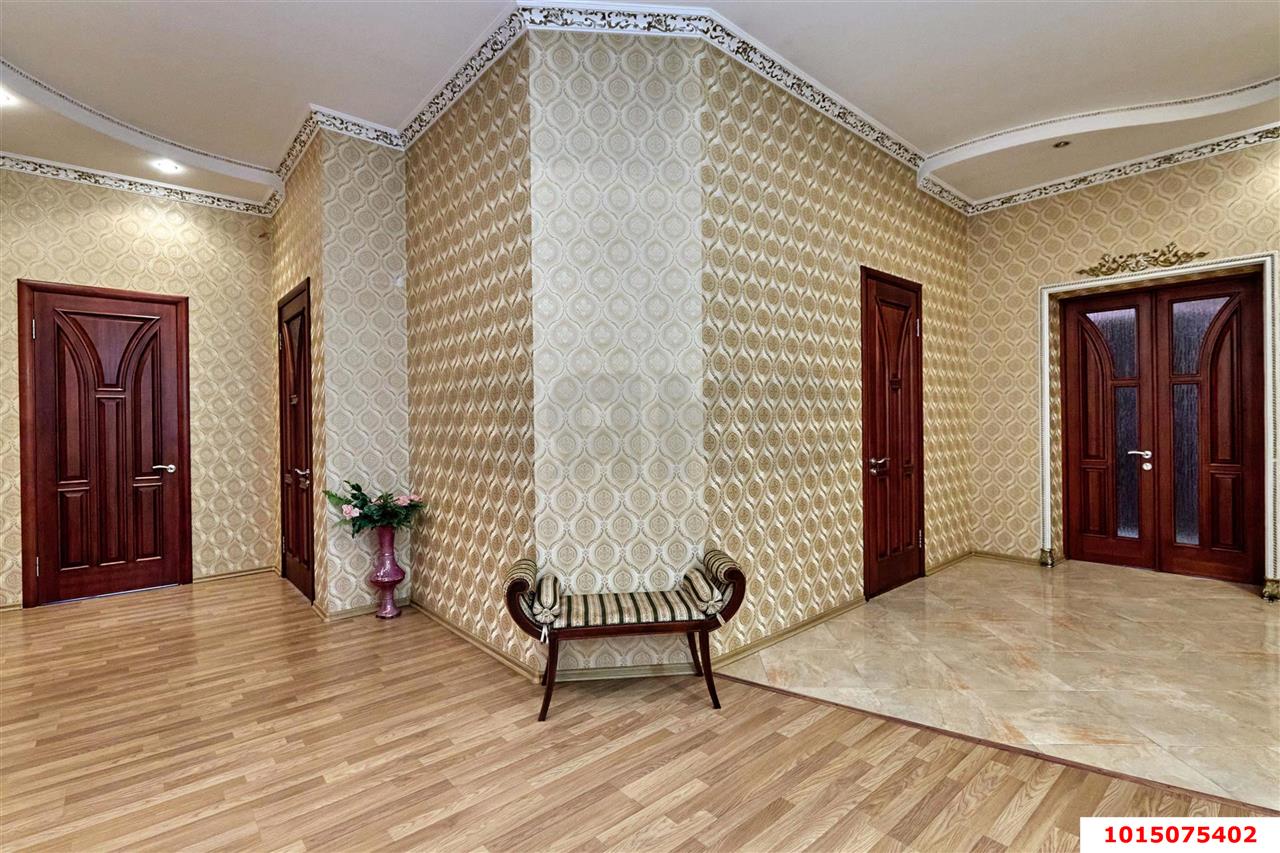 Фото №13: Дом 264&nbsp;м² + 8.04&nbsp;сот., 1&nbsp;эт. - Краснодар, Прикубанский внутригородской округ, Калинино, мкр. Завод Радиоизмерительных Приборов, ул. Калмыкская, 10