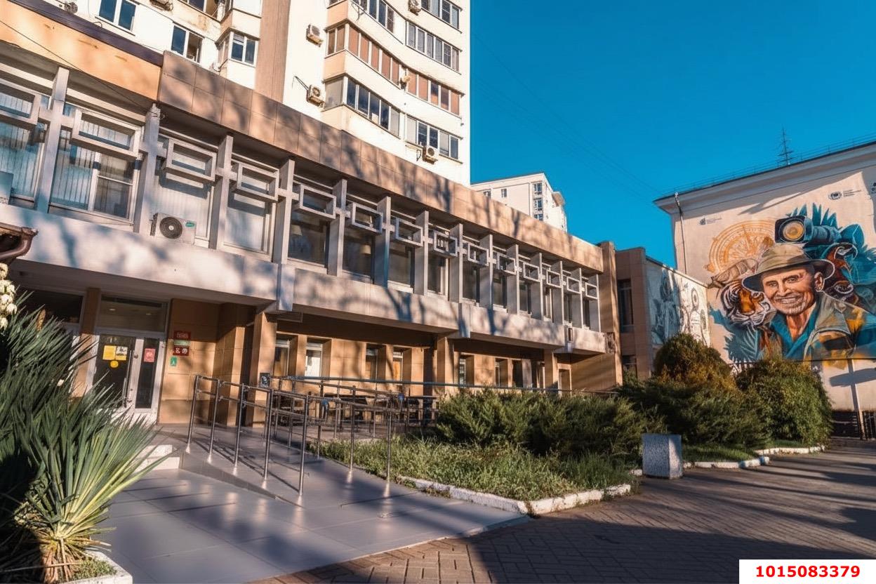 Фото №3: Торговое помещение 336&nbsp;м², 1/1&nbsp;эт. - Туапсе, ул. Карла Маркса, 11