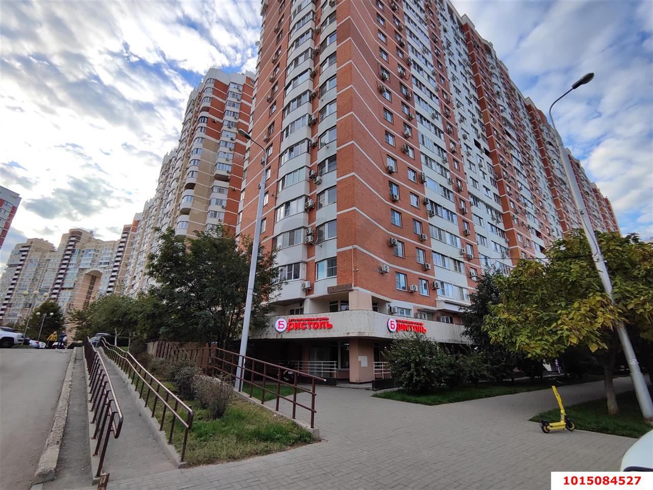 Фото №3: Торговое помещение 61&nbsp;м², 1/21&nbsp;эт. - Краснодар, Западный внутригородской округ, ЖК Новый Город, мкр. Юбилейный, ул. Генерала Шифрина, 7