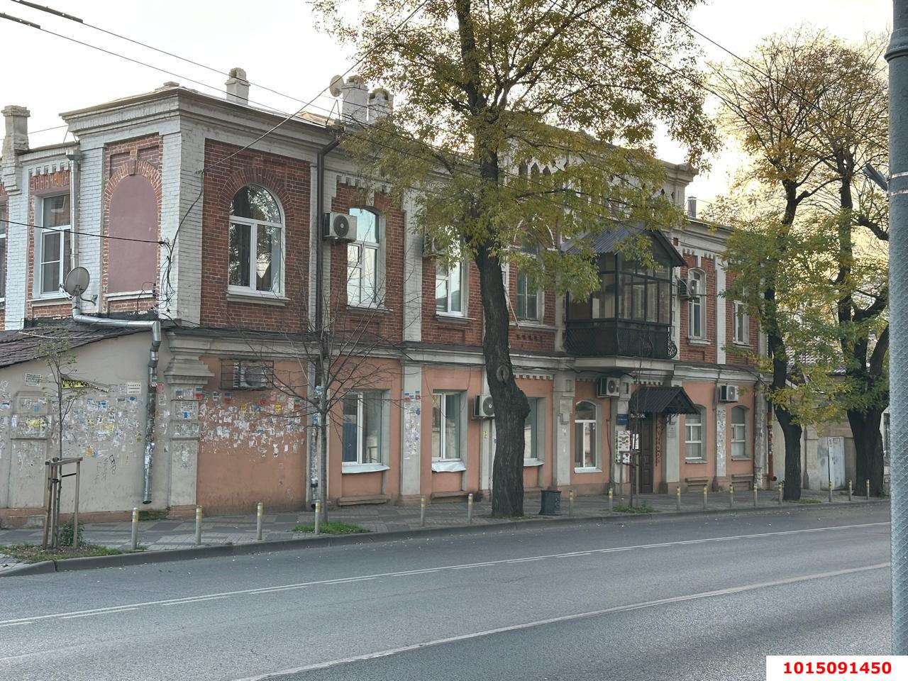 Фото №1: 3-комнатная квартира 61&nbsp;м², 1/2&nbsp;эт. - Краснодар, Центральный внутригородской округ, мкр. Центральный, ул. Мира, 78