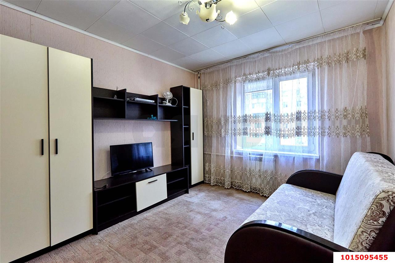 Фото №5: 3-комнатная квартира 70&nbsp;м², 7/10&nbsp;эт. - Краснодар, Западный внутригородской округ, мкр. Юбилейный, пр-кт Чекистов, 23