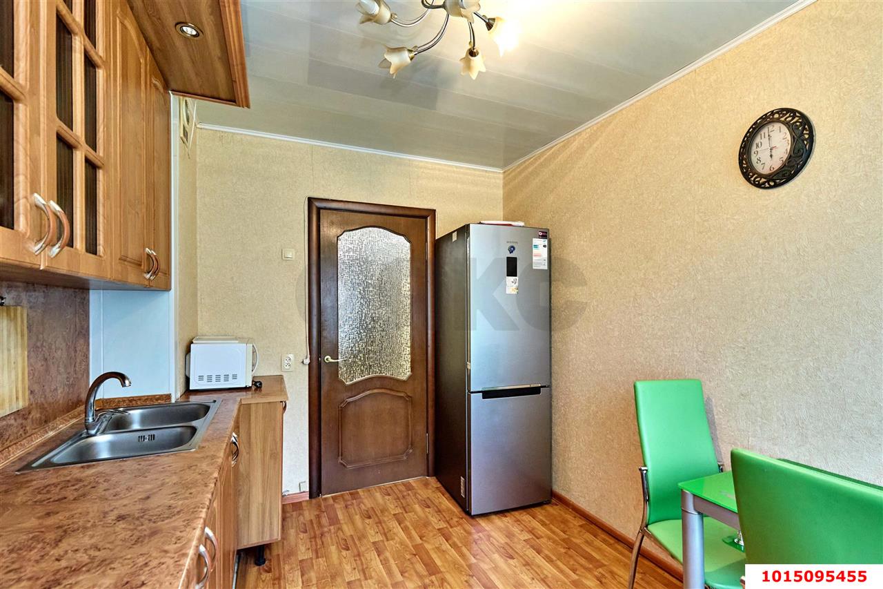 Фото №2: 3-комнатная квартира 70&nbsp;м², 7/10&nbsp;эт. - Краснодар, Западный внутригородской округ, мкр. Юбилейный, пр-кт Чекистов, 23