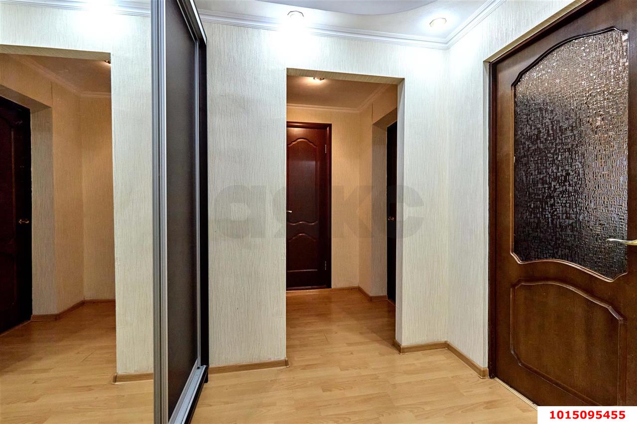 Фото №9: 3-комнатная квартира 70&nbsp;м², 7/10&nbsp;эт. - Краснодар, Западный внутригородской округ, мкр. Юбилейный, пр-кт Чекистов, 23