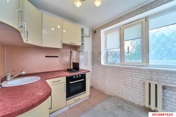 Фото №1: 3-комнатная квартира 56 м², 2/9 эт. - Краснодар, мкр. Центральный, ул. Красная, 40