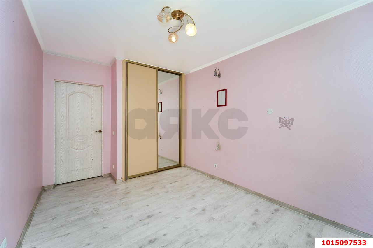 Фото №6: 3-комнатная квартира 61&nbsp;м², 2/9&nbsp;эт. - Краснодар, Центральный внутригородской округ, мкр. Центральный, ул. Красная, 40