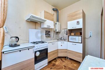 Фото №1: 3-комнатная квартира 68 м², 2/4 эт. - Краснодар, мкр. 40 лет Победы, ул. имени 40-летия Победы, 18
