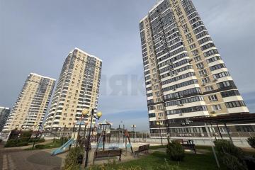 Фото №1: 1-комнатная квартира 44 м², 13/24 эт. - Краснодар, мкр. жилой комплекс Титаны, б-р Адмирала Пустошкина, 11/1
